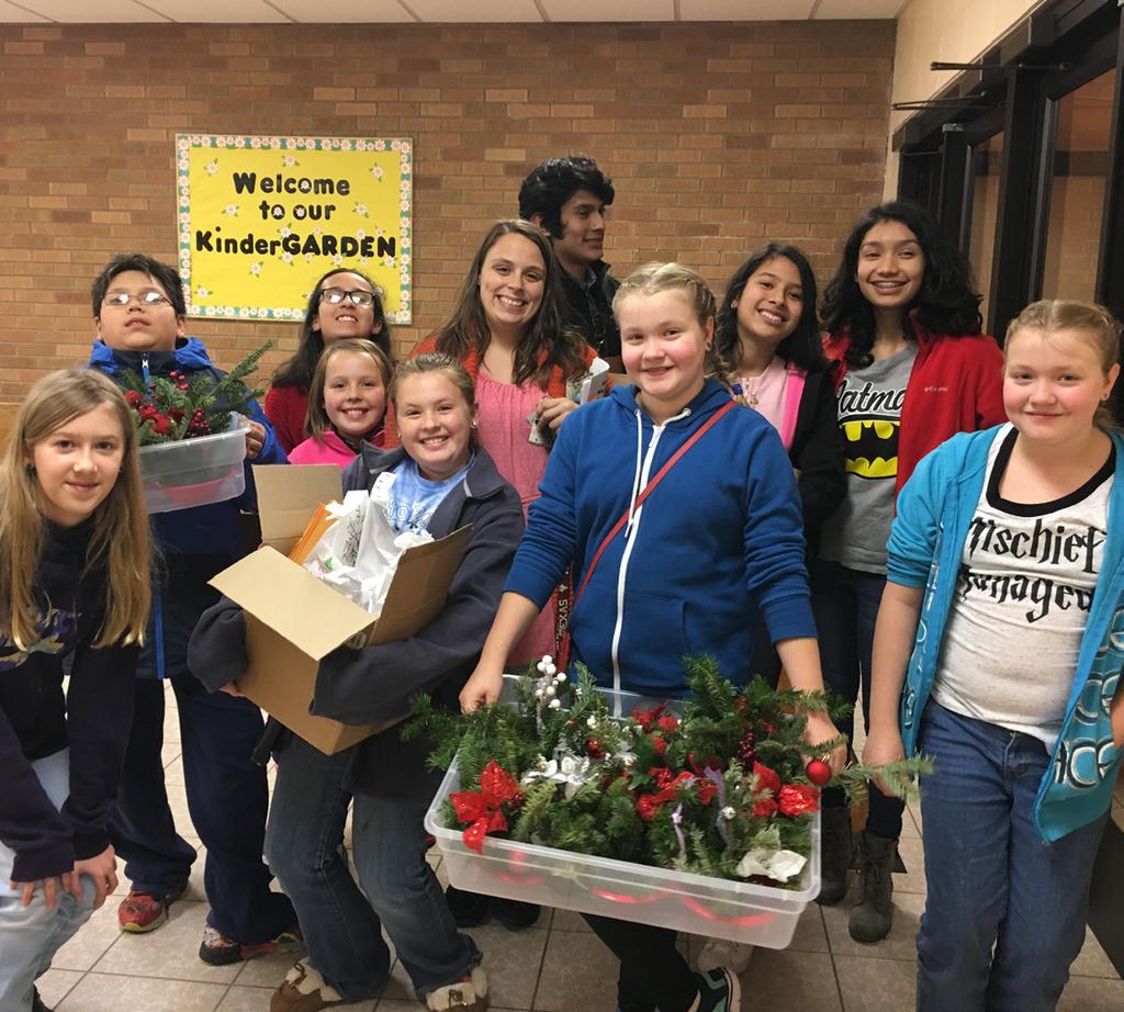t ol YOUTH GROUP NEWS Sacred Heart s Middle School Youth Ministry has been hard at work preparing for their December 20th visits to the homebound.