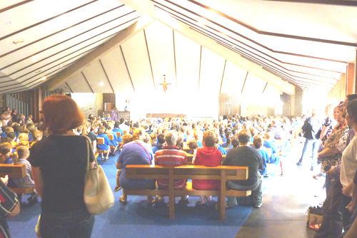 CHELTENHAM PRIMARY SCHOOL CHRISTMAS SERVICE Did you know that we can accommodate 400 people in the pews of the church?