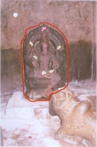 2. Karnataka Sri Vaidyeshwar a Temple, Talakad, Mysore Sculpture of four handed Dakshinamoorty