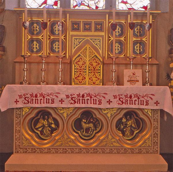The 1842 altar in the Chapel of Ss George & Patrick, Oscott College Chapel, has no reredos. It was Pugin s gift and his last design, dating from 1841, for Oscott College.