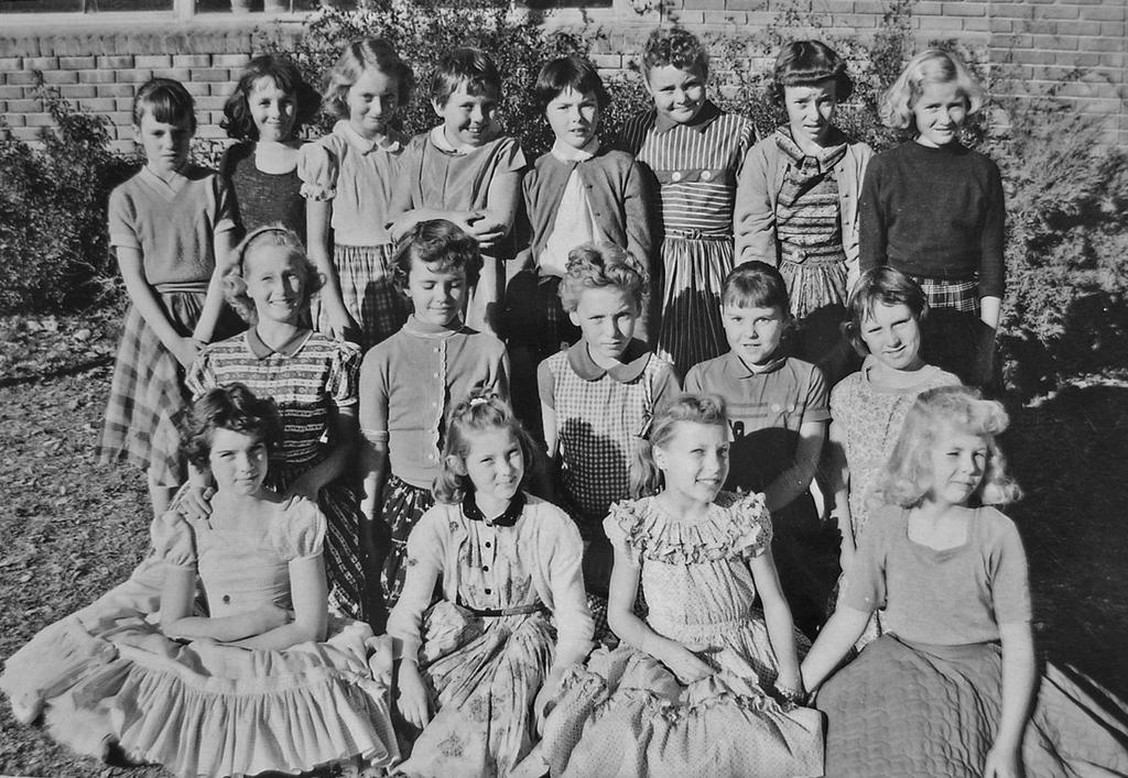 5 th Grade Girls, Rees Elementary 1957-58, Spanish Fork, Utah Front l to r: Julie Christensen, LaRayne Baum, Joylyn Tanner, Doris Ann Hunter 2 nd : Annette Searle, Colleen Dunn,