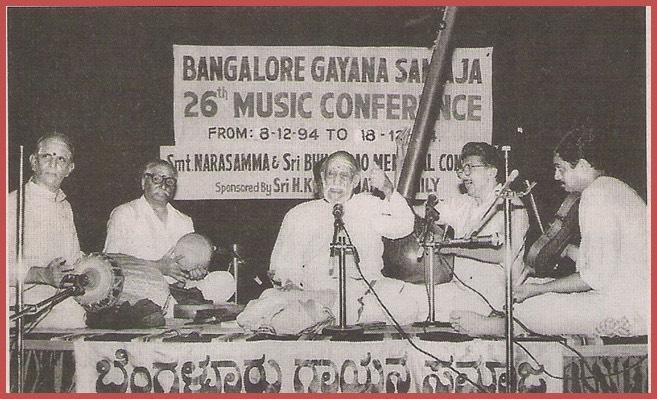 HK Venkatram accompanying Semmangudi Srinivasa Iyer supported by Palai Ramachandran. UK Sivaraman on Mridangam and HP Ramachar on Kanjira in life.
