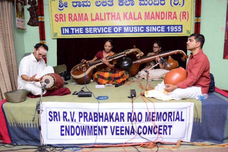 Geetha Ramanand at SRLKM Shubha Srikanth, disciple of Geetha Ramanand Swarabhushini Vid. Geetha Ramanand a Veena exponent belonging to Mysore Veena school gave a concert on 2nd April.