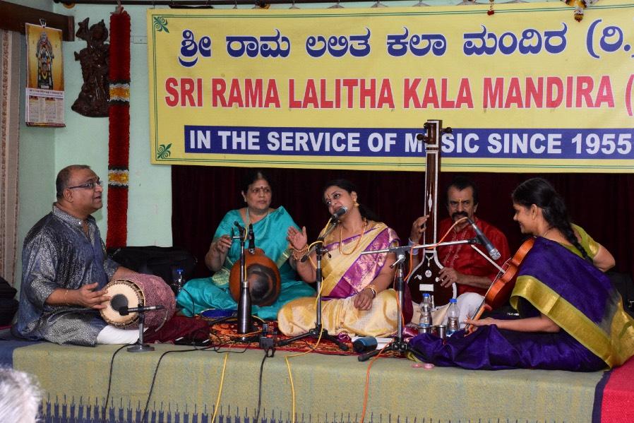 An evening of enthralment Anagha Yoganand Sri Rama Lalita kala Mandira organised a concert of Vidushi Padmavati Saranathan on the 25 th of June.