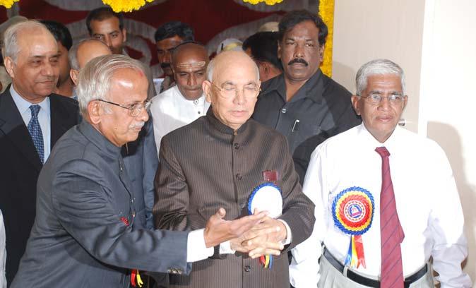 Inaugurating the auspicious function, Dr. Bhardwaj lauded the Bhavan on its contribution to education based on Indian culture and traditions. Describing the vision of Dr. K.M.