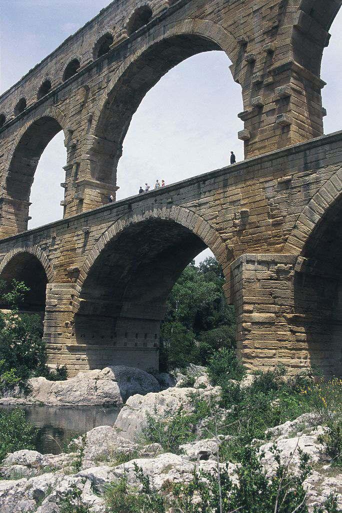 arcade 82 arches/ arcade Carried water 30 miles; Each Roman used 100