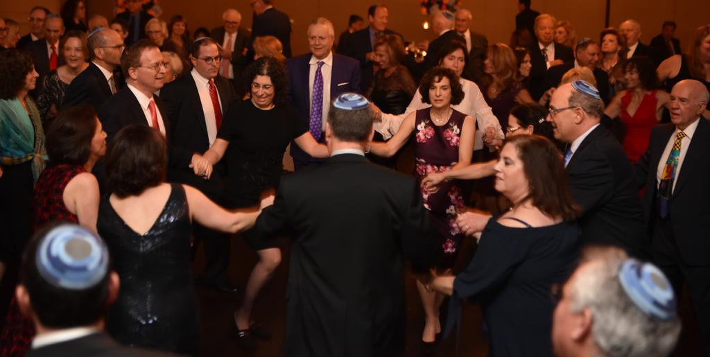 Voice Temple Israel of Great Neck Where tradition meets change a Conservative egalitarian synagogue Temple Israel Turns 75!