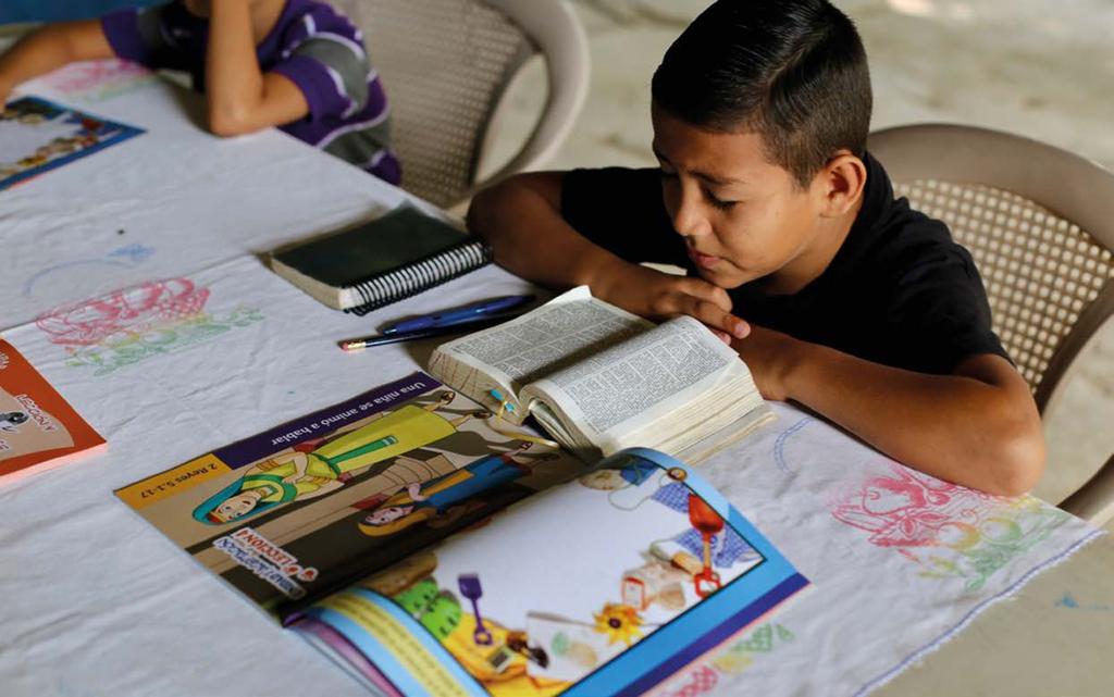 Photo: Pablo Langlois, Bible Society of El Salvador. www.unitedbiblesocieties.