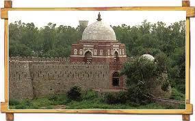 After the Tomars came the Chauhans, who built a city called Qila Rai Pithora in the Lal Kot area, near Mehrauli. Prithvi Raj Chauhan of this dynasty ruled from Mehrauli.