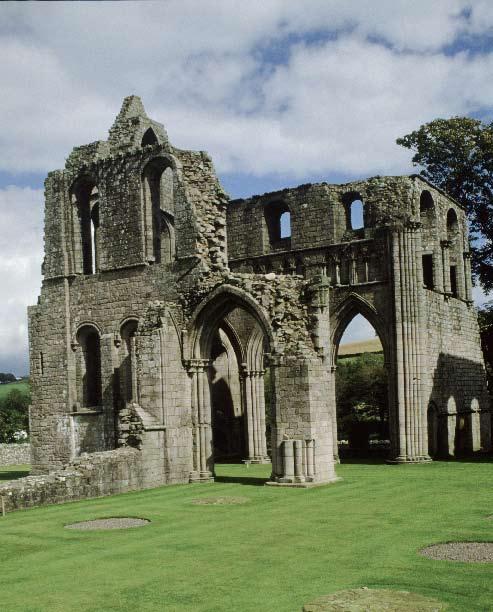 The peaceful ruins of Dundrennan Abbey