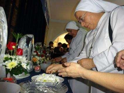 Nuns from Hogar de Anciano San Agustin attended the ceremony with sincere hearts.