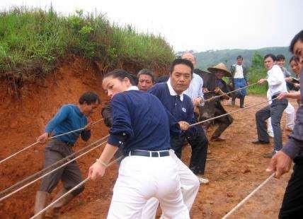 Visiting the Poor in Fuding City, Fujian Province, China Different Time, Space Tzu Chi Volunteer The same action