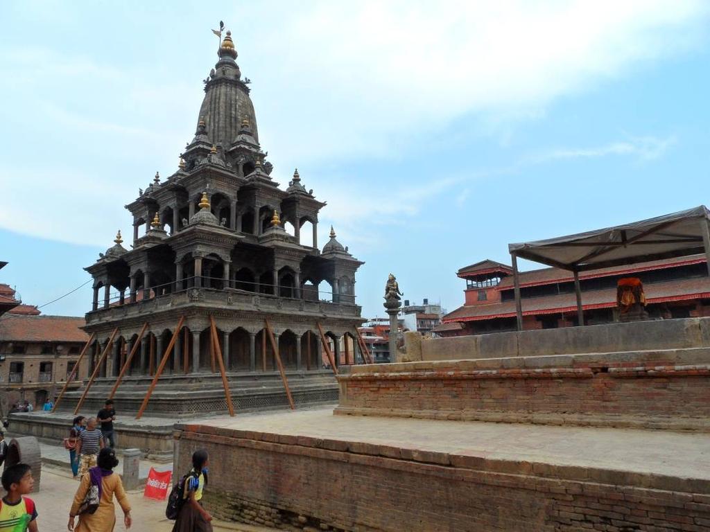 Durbar Square Bhaktapur (UNESCO World Cultural Heritage) When we inspected Durbar Square in Bhaktapur on 05.06.