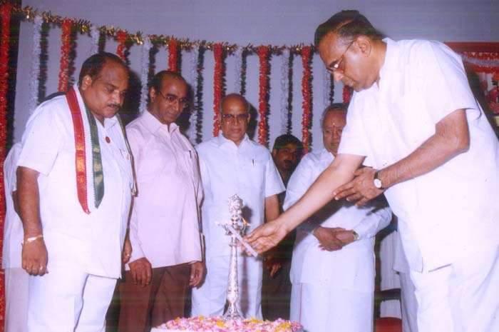 Honoring Padmasri Dr Nalli Sri V Ramasamy, Former