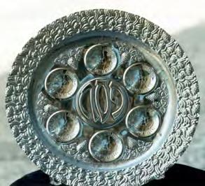 SEDER Plate Symbolism: Shank bone נטויה :זרוע The shank is the strongest bone of the animal and symbolizes the strong hand of God by which the Israelites were delivered from bondage in Egypt.