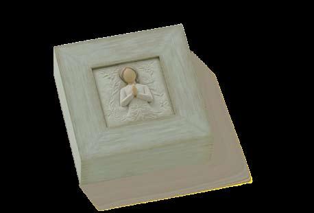 memory boxes 26623 Family Memory Box A lifetime of love Height: 5.0cm, Length: 13.0cm, Depth: 10.0cm 26628 From the Heart Memory Box Love, heartfelt and true Height: 5.0cm, Length: 12.
