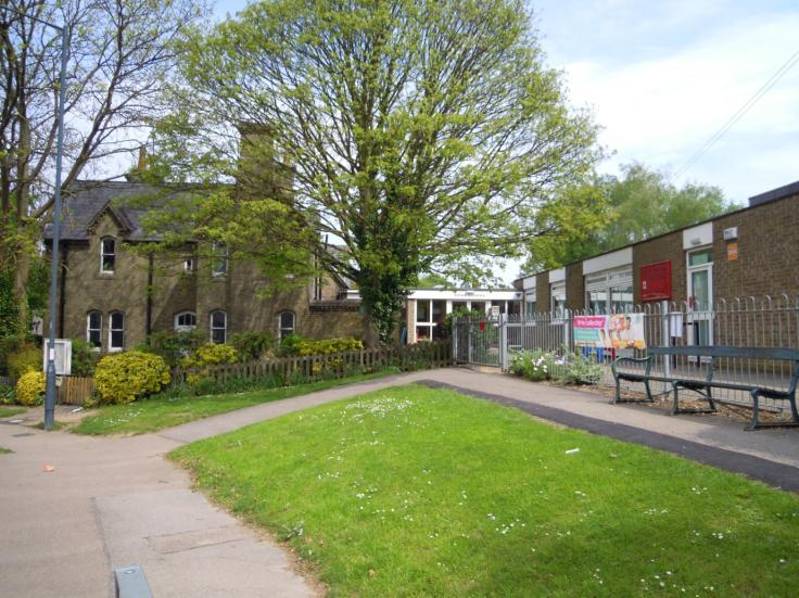 Our Community St Nicholas School St Nicholas School is a Church of England (VA) primary school which has 238 students aged 4 to 11.