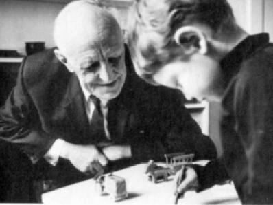 Donald Winnicott the child psychiatrist author of The Maturational Process and the Facilitating Environment Winnicott defined maturity as the capacity to handle paradox.