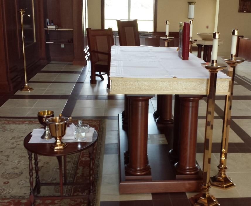 If there are no altar servers or no deacon put water in the crystal bowl for hand cleaning. Put out Father s chalice, purificator, glass cruet with water, and hand towel as shown. vi.
