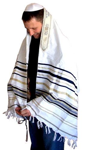 KorahChallenges Moses Does a tallit made entirely of blue wool need fringes?
