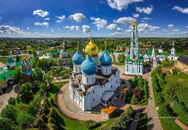 Upon arrival you enjoy a wonderful sightseeing tour around the most cherished treasures of Sergiev Posad, that includes a visit to the spiritual center of Russian Orthodoxy - the Trinity Lavra of St.