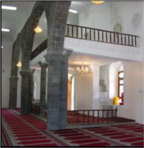 Examples in ottoman mosques in Yemen, Al Bakiriyya which added by Sultan Abdul Hamid 11 in 1298 AH/1880 (Figure 24) and marble