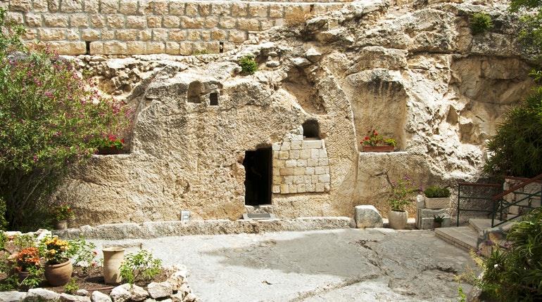55 And the women who had been accompanying him from Galilee followed and saw the tomb and how his body was placed.
