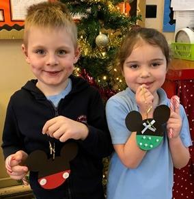 The year groups tried very hard to make their Christmas wreaths, it was a tricky task to cut out the template, but they were very careful and all succeeded.