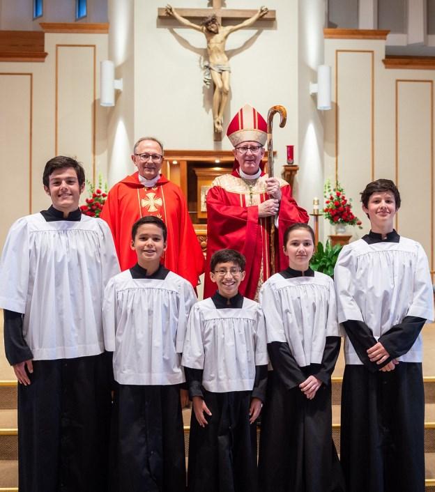 Altar Servers Altar Servers assist at the Mass. We encourage the youth of our parish to be involved in this ministry.