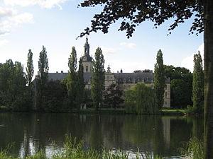 The Park Abbey was founded in 1129, shortly after the founding of the Norbertine Order in Prémontré. Godfrey I the Bearded, count of Leuven, made the grounds of his game park available.