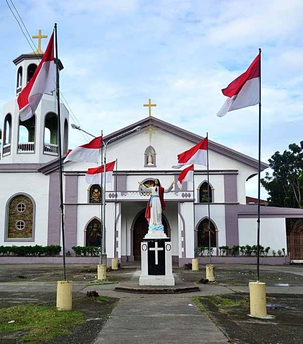 This house of worship prides itself with the most collection of female saints among all churches in the island. This is said to be the most beautiful church in the whole of Western Visayas.