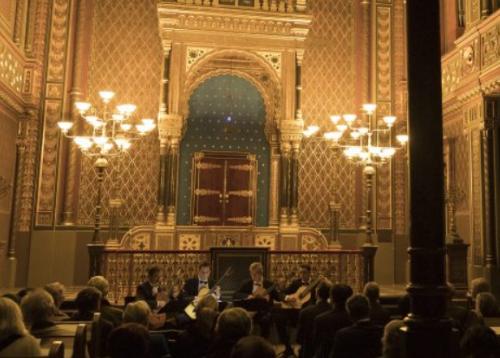 Book presentation On 21 February, the Czech writer Jindřich Mann presented his new book Lední medvěd [Polar Bear] in the Maisel Synagogue.