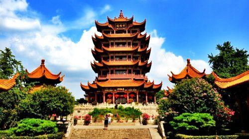 *Yellow Crane Tower A nation-wide famous tower built in Wuchang.