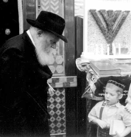 after tishrei WITH THE REBBE FOR TISHREI By Molly Kupchik Hundreds of families and young couples spend Tishrei with the Rebbe in Crown Heights. * We spoke with two mothers, Mrs.