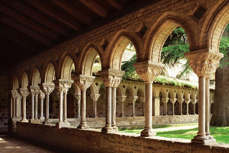 Sculpture General view of the cloister, Saint-Pierre, Moissac, France, ca. 1100 1115.