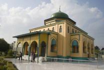 After Labuhan Deli Mosque, the next Kubah Mosque was Baiturrahman Mosque, located in the heart of Kutaraja