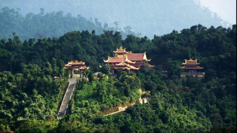 12. Núi Yên Tử (Yen Tu Mountain) Quang Ninh.