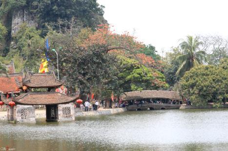7. Chùa Thầy (Thay Temple) Hanoi. It is one of the oldest Buddhist temples in Vietnam.