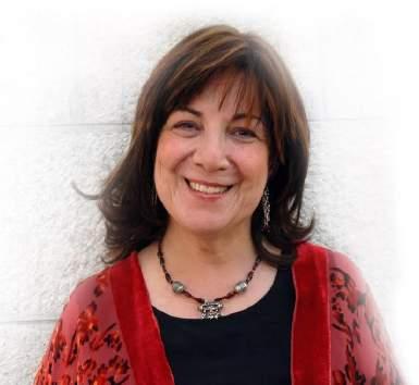 Dr Zornberg studied Torah with her father, the distinguished Dayan Gottleib z l in Glasgow. She holds a PhD in English Literature from Cambridge University.