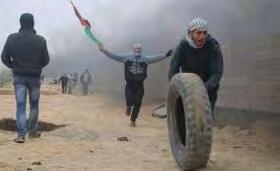 13 Palestinians riot near the border security fence in the Gaza Strip, west of the village of Nahal Oz (Facebook page of Quds, January 8, 2016).