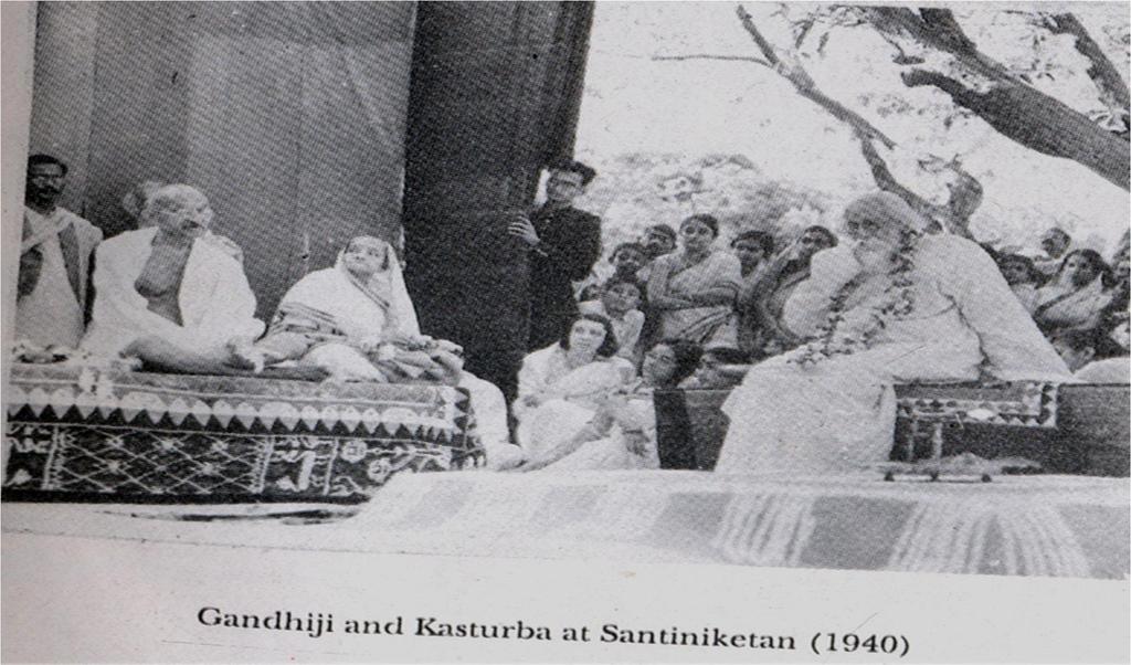 Pearl Buck wrote Tagore and Gandhi were alike in their spiritual leadership.