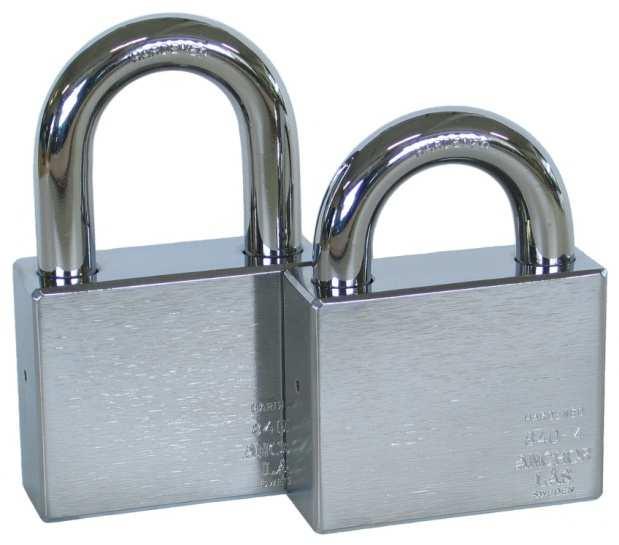 ANCHOR 840-4 Oval Grade 5 padlock for very high security applications. Suitable for locking containers, train wagons, heavy sliding doors and the like.