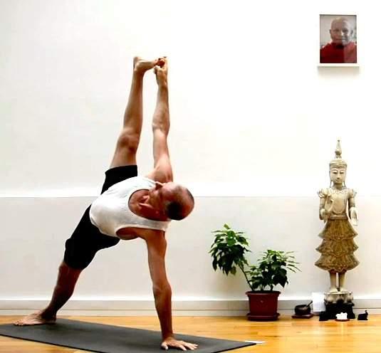 Gérald Disse Gérald has been practicing yoga since 1989 and teaching since 1996. He discovered Ashtanga Vinyasa Yoga in 1991 with Sri K Pattabhi Jois in Mysore, India.