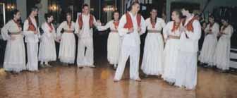 U Montrealu je prije šezdesetih godina postojala hrvatska folklorna kolo skupina.