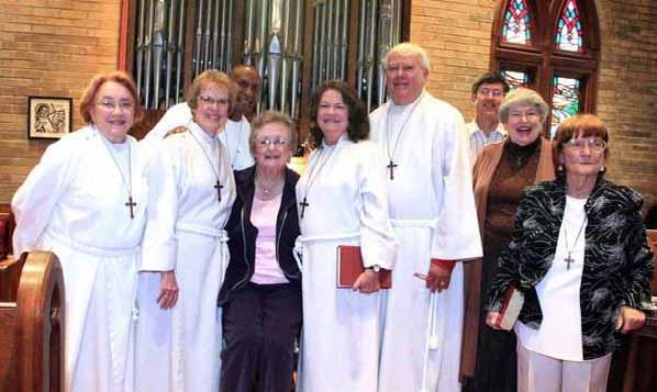 The Albanac 8 Joan Leese Retires as Organist & Choir Director By The Rev. Billie Abraham Sing to the Lord, sing praise; And tell of all the Lord s wondrous acts.