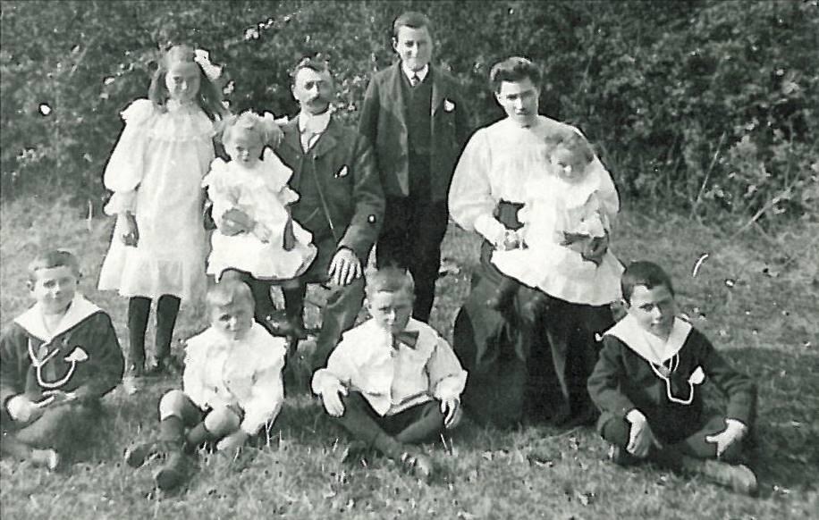 Reginald had married Fanny Florence Newman in November 1916 in Eastbourne where the Newman family lived. He was 22 while his bride, who worked as a servant, was 27.