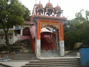 4 (Nagni Mata Temple at Chhotti Nagni- Baranda/Kandwal) 2) Brij Raj Swami Mandir In Nurpur fort The famous Brij Maharaj temple, inside the fort complex, is dedicated to Lord Krishna and it has a