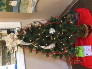 DECEMBER 201 THE VIRGINIA CHRISTIAN 6 a little bit of advent & christmas cheer in the regional office Anything interesting