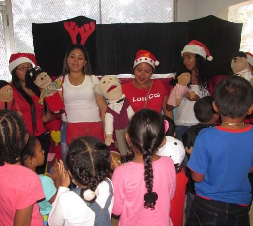 The group of volunteer students accompanied us from the Universidad de las Américas, who made a special performance with the