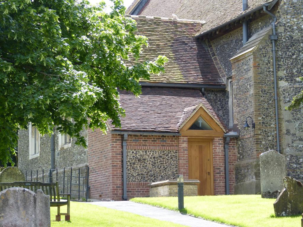 THE PROJECT BRIEF The PCC wanted to provide a meeting room, tea making area and accessible wc as well as a clergy vestry, choir vestry and improved storage to enable the church to cater for community